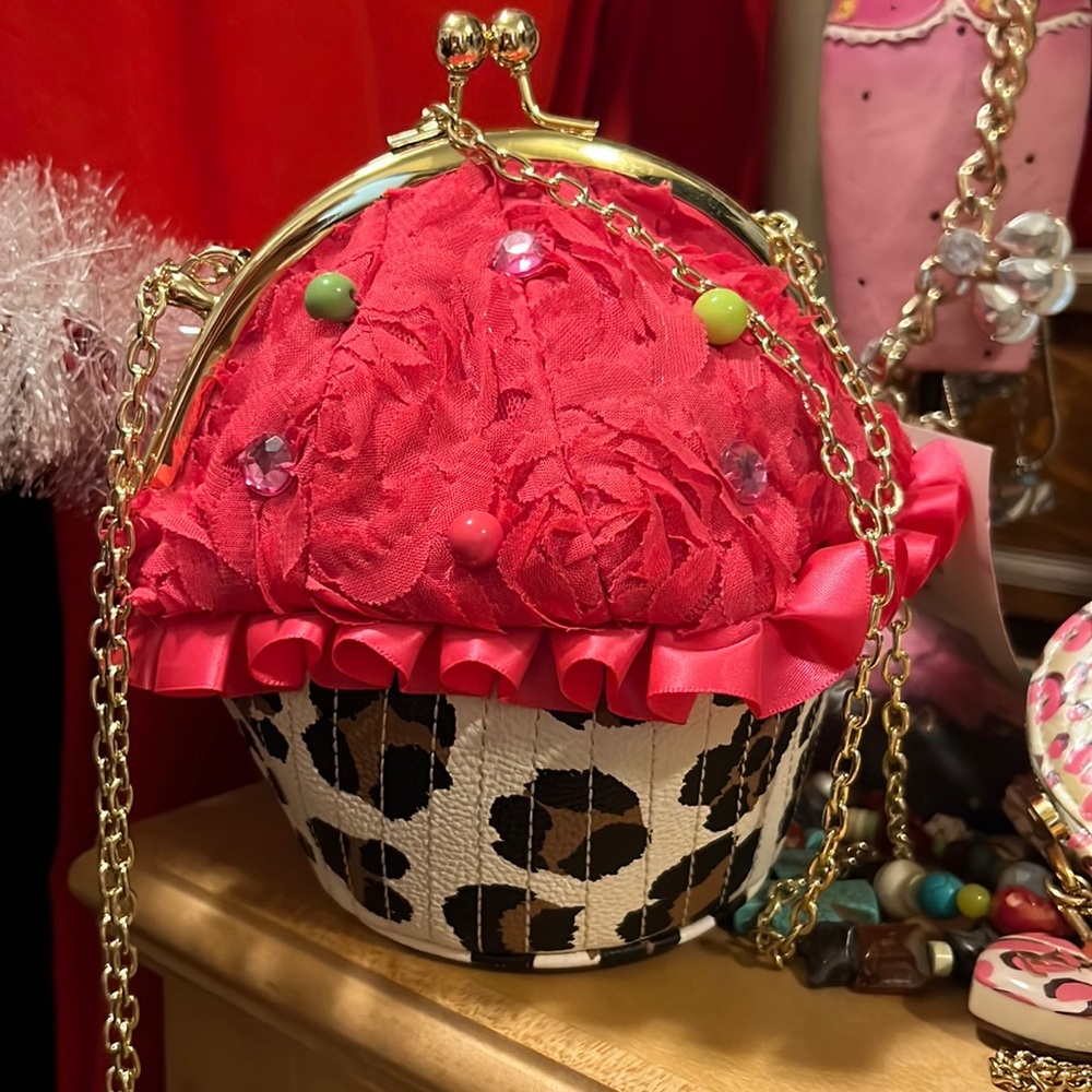 Betsy Johnson Tiny Cupcake Bag/purse